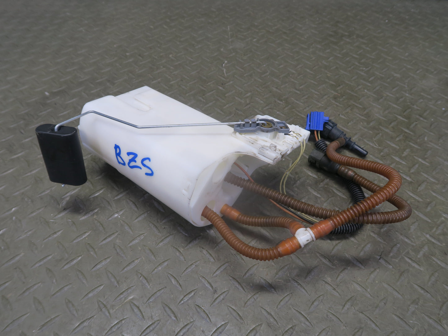 06-08 BMW E85 Z4 3.0L N52 Fuel Pump Level Sensor Sending Unit Set 105K Miles OEM