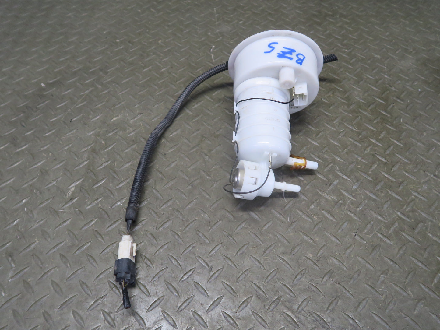 06-08 BMW E85 Z4 3.0L N52 Fuel Pump Level Sensor Sending Unit Set 105K Miles OEM