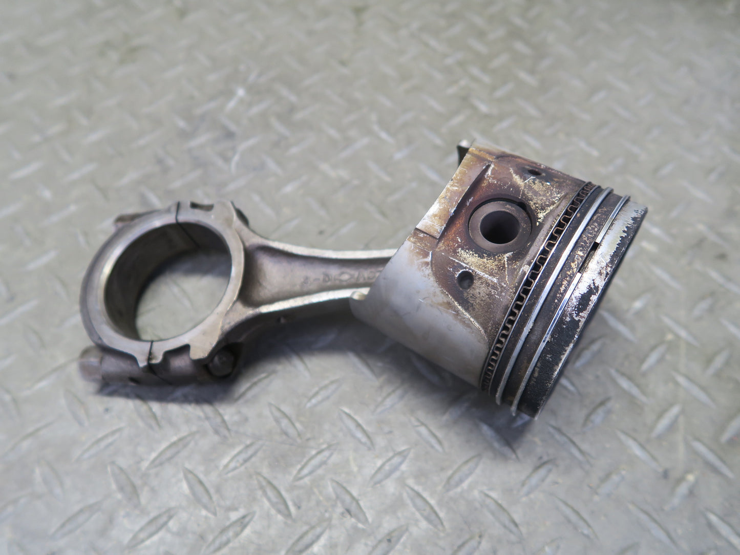 81-83 Datsun S130 280ZX 2.8L L28ET Turbo Engine Piston Connecting Rod 80K OEM