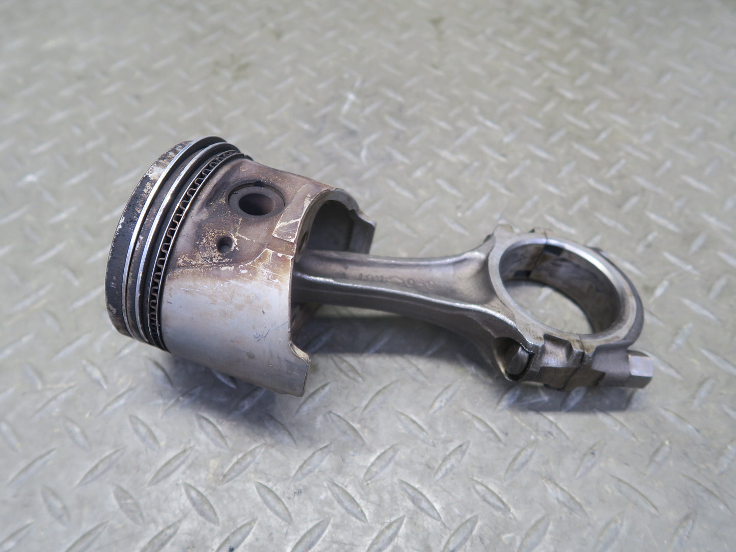 81-83 Datsun S130 280ZX 2.8L L28ET Turbo Engine Piston Connecting Rod 80K OEM