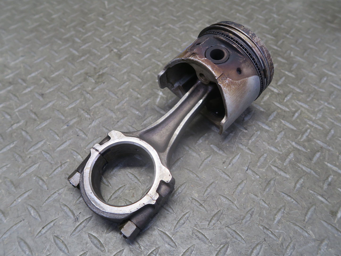 81-83 Datsun S130 280ZX 2.8L L28ET Turbo Engine Piston Connecting Rod 80K OEM
