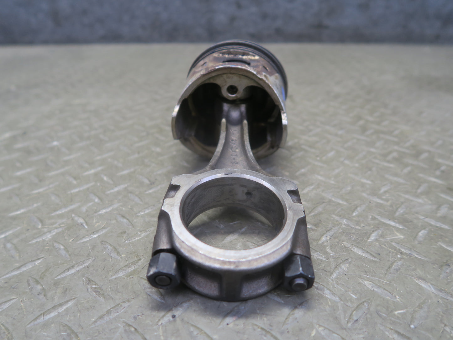 81-83 Datsun S130 280ZX 2.8L L28ET Turbo Engine Piston Connecting Rod 80K OEM