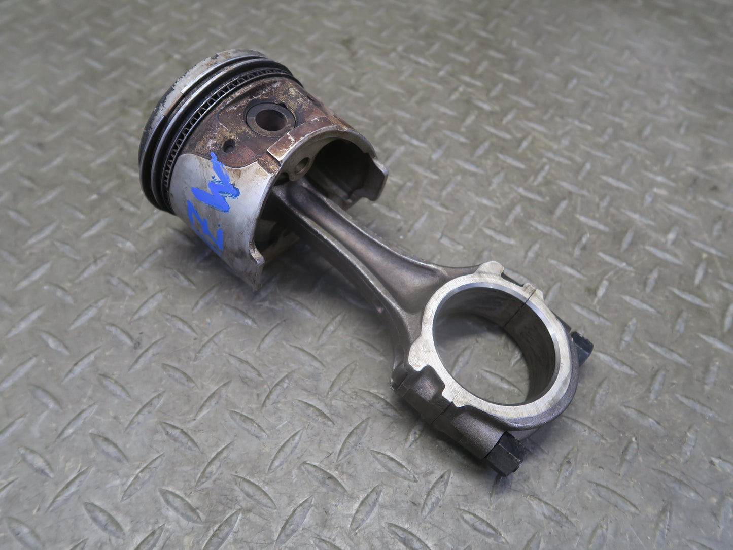81-83 Datsun S130 280ZX 2.8L L28ET Turbo Engine Piston Connecting Rod 80K OEM