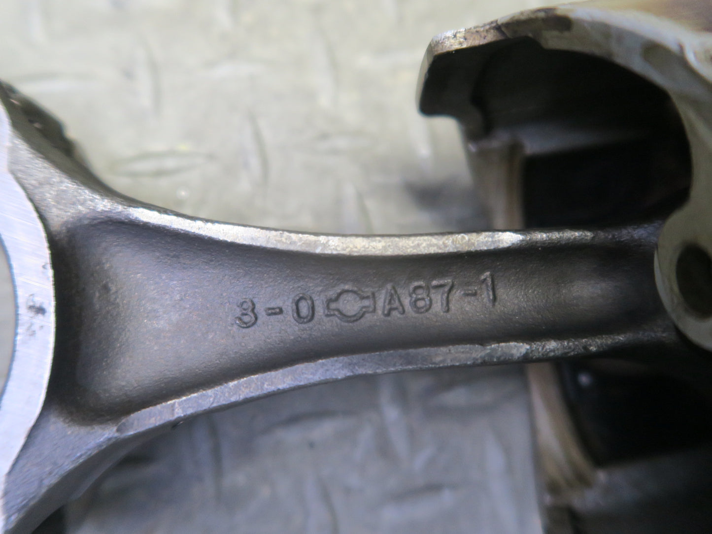 81-83 Datsun S130 280ZX 2.8L L28ET Turbo Engine Piston Connecting Rod 80K OEM