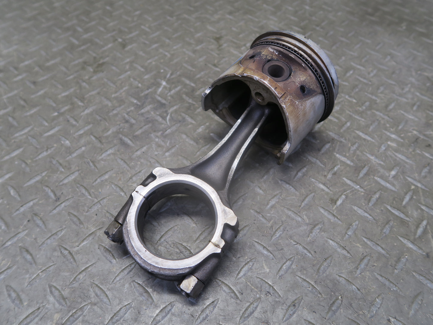 81-83 Datsun S130 280ZX 2.8L L28ET Turbo Engine Piston Connecting Rod 80K OEM