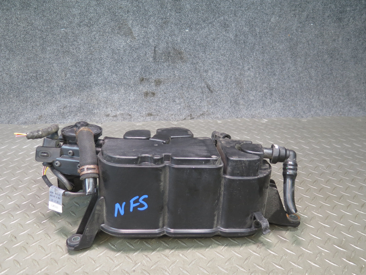 08-17 Audi B8 A5 S5 Fuel Evap Vapor Charcoal Canister OEM