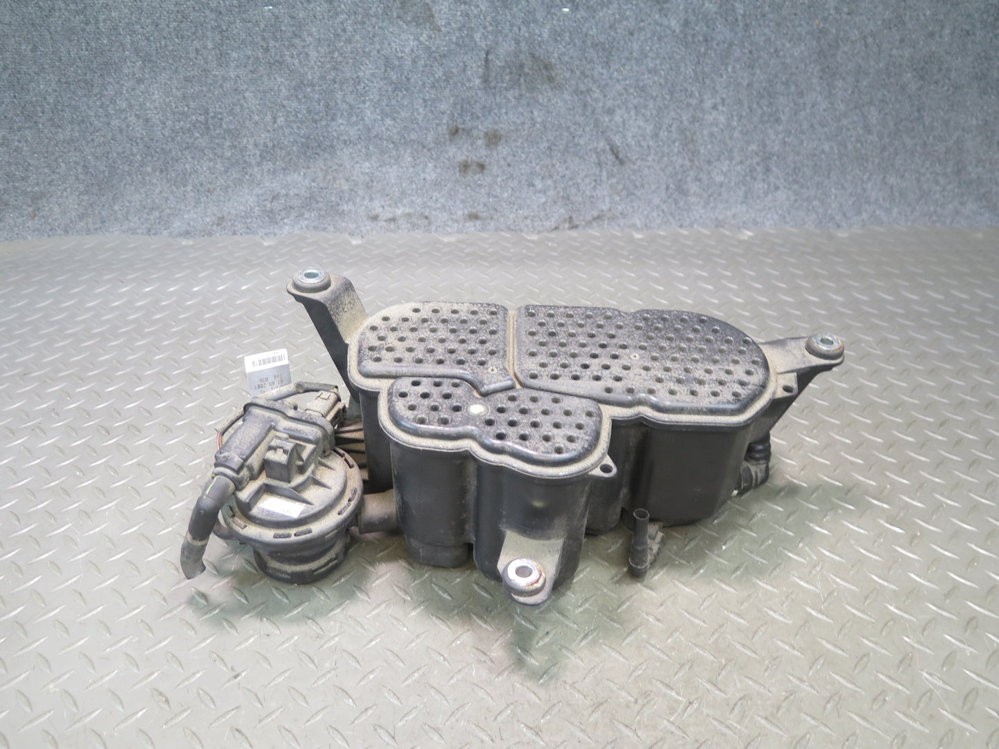 08-17 Audi B8 A5 S5 Fuel Evap Vapor Charcoal Canister OEM