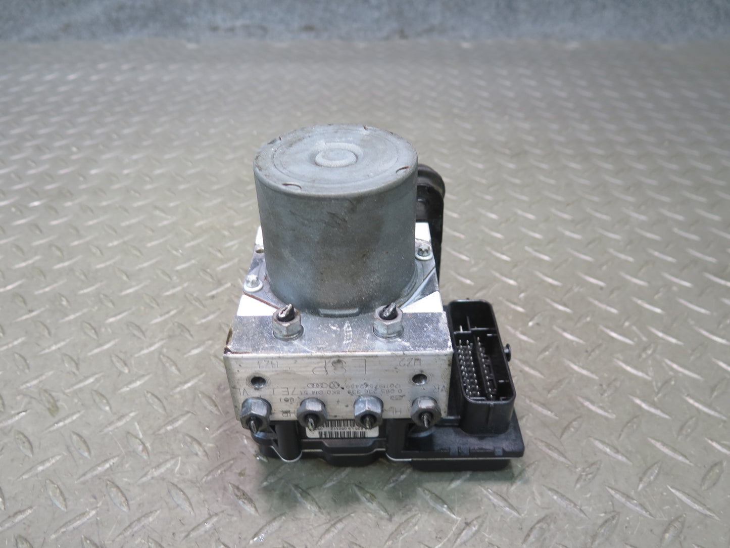 10-12 Audi B8 A5 S5 Anti Lock Brake ABS  Pump Module 8K0614517EJ OEM