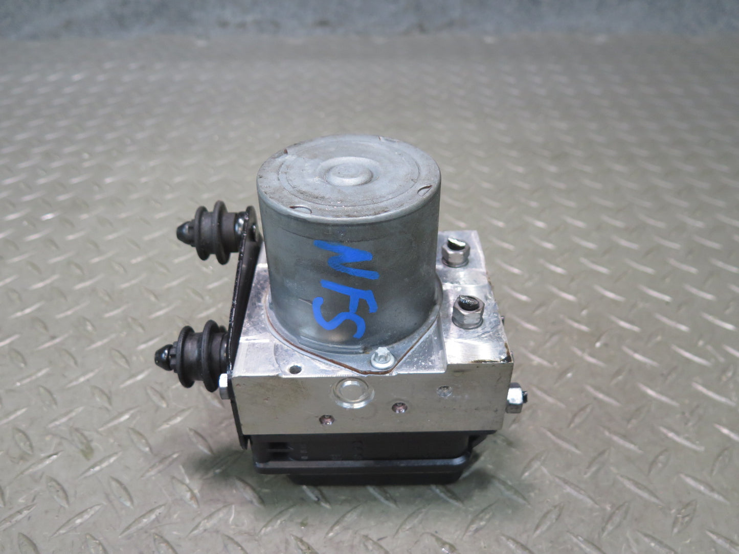 10-12 Audi B8 A5 S5 Anti Lock Brake ABS  Pump Module 8K0614517EJ OEM