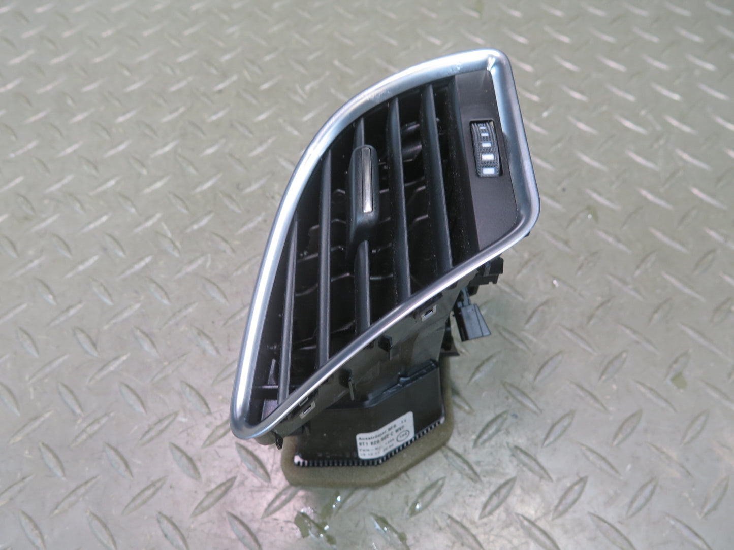 08-17 Audi B8 A5 S5 Dash Front Right A/C Air Vent Grille 8T1820902C OEM