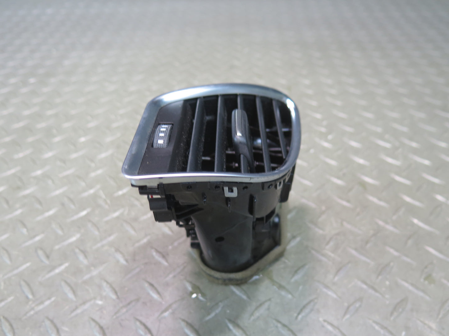 08-17 Audi B8 A5 S5 Dash Front Right A/C Air Vent Grille 8T1820902C OEM