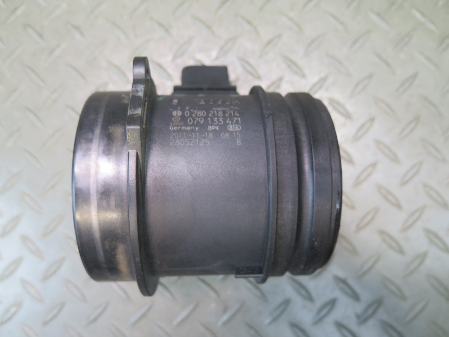08-12 Audi B8 S5 4.2L Mass Air Flow Meter MAF Sensor 079133471 OEM