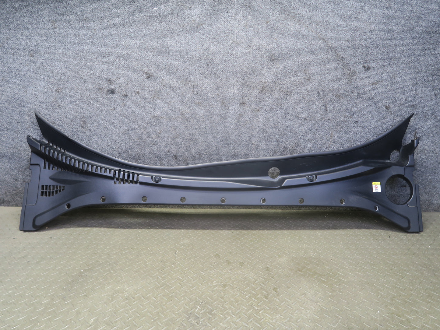 02-05 Ford Thunderbird Front Windshield Wiper Cowl Vent Trim Panel OEM