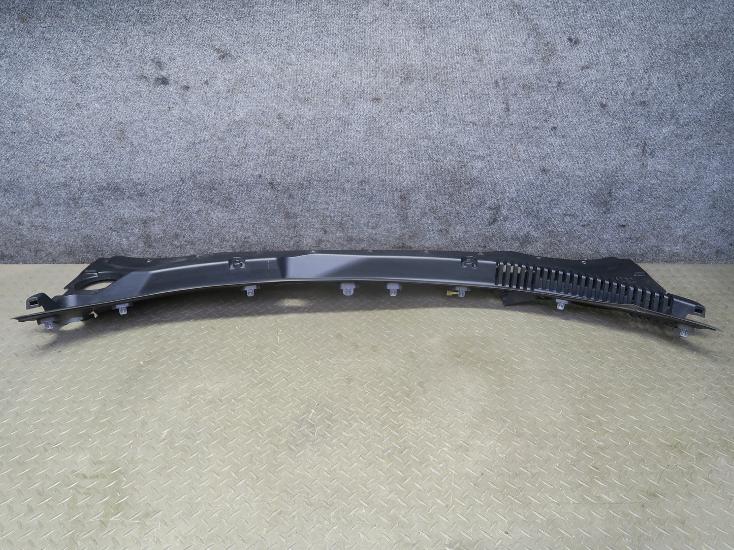 02-05 Ford Thunderbird Front Windshield Wiper Cowl Vent Trim Panel OEM
