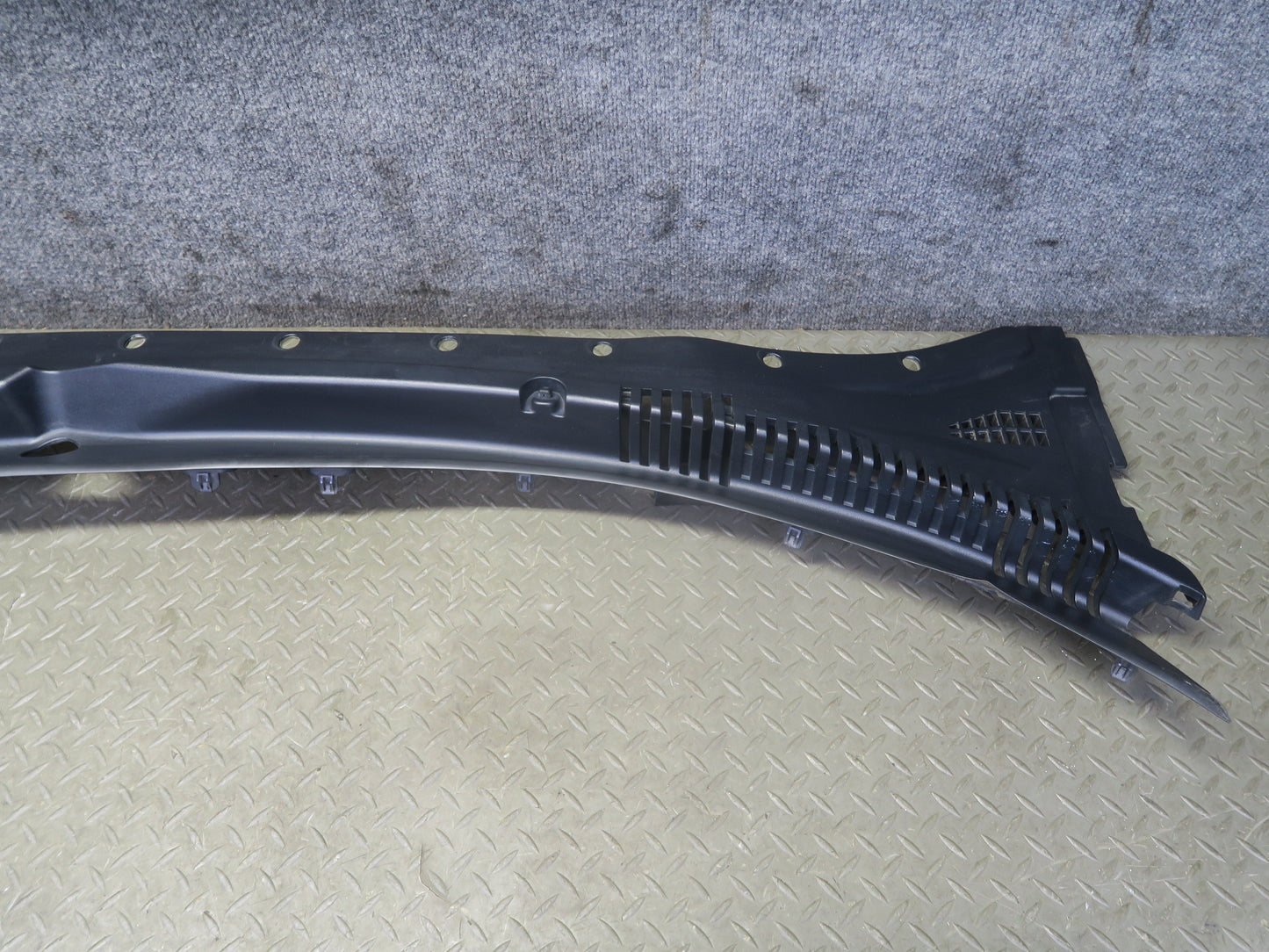 02-05 Ford Thunderbird Front Windshield Wiper Cowl Vent Trim Panel OEM