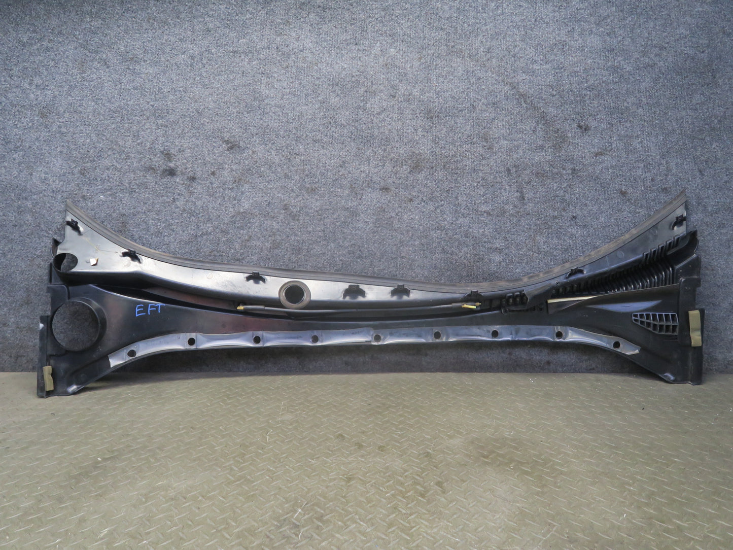 02-05 Ford Thunderbird Front Windshield Wiper Cowl Vent Trim Panel OEM