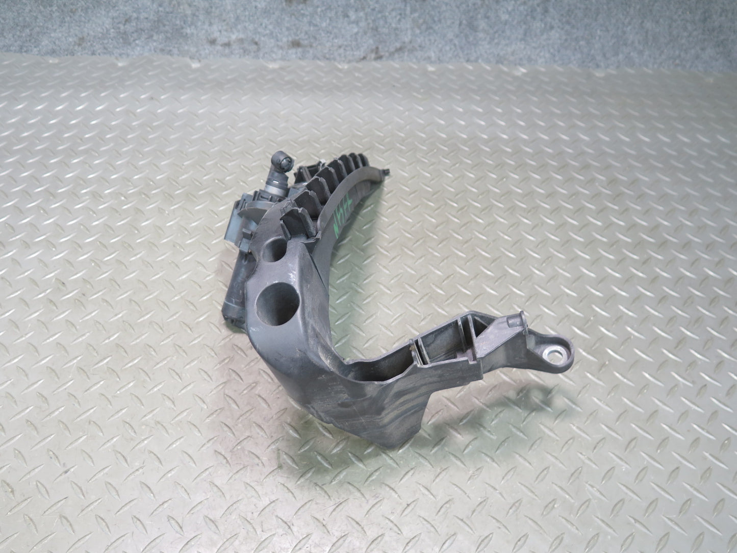 08-12 Audi 8T A5 S5 Front Headlight Mount Bracket Support Nozzle JET Set OEM