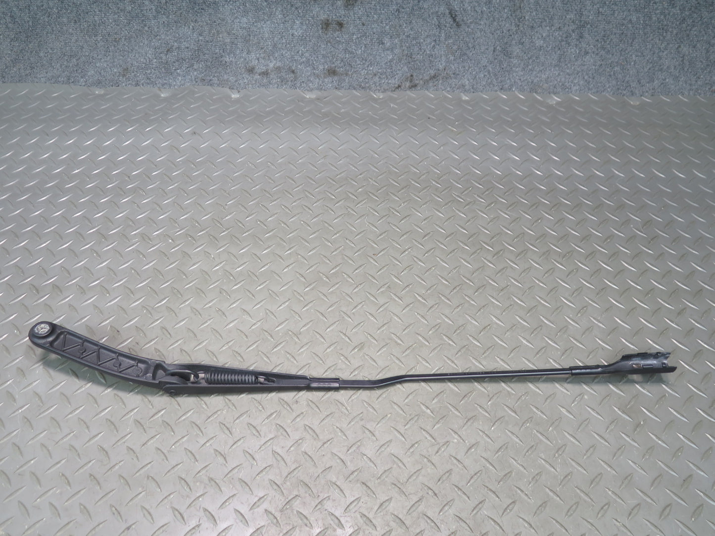 08-17 Audi B8 A5 S5 Set of 2 Front Left & Right Wiper Arm OEM