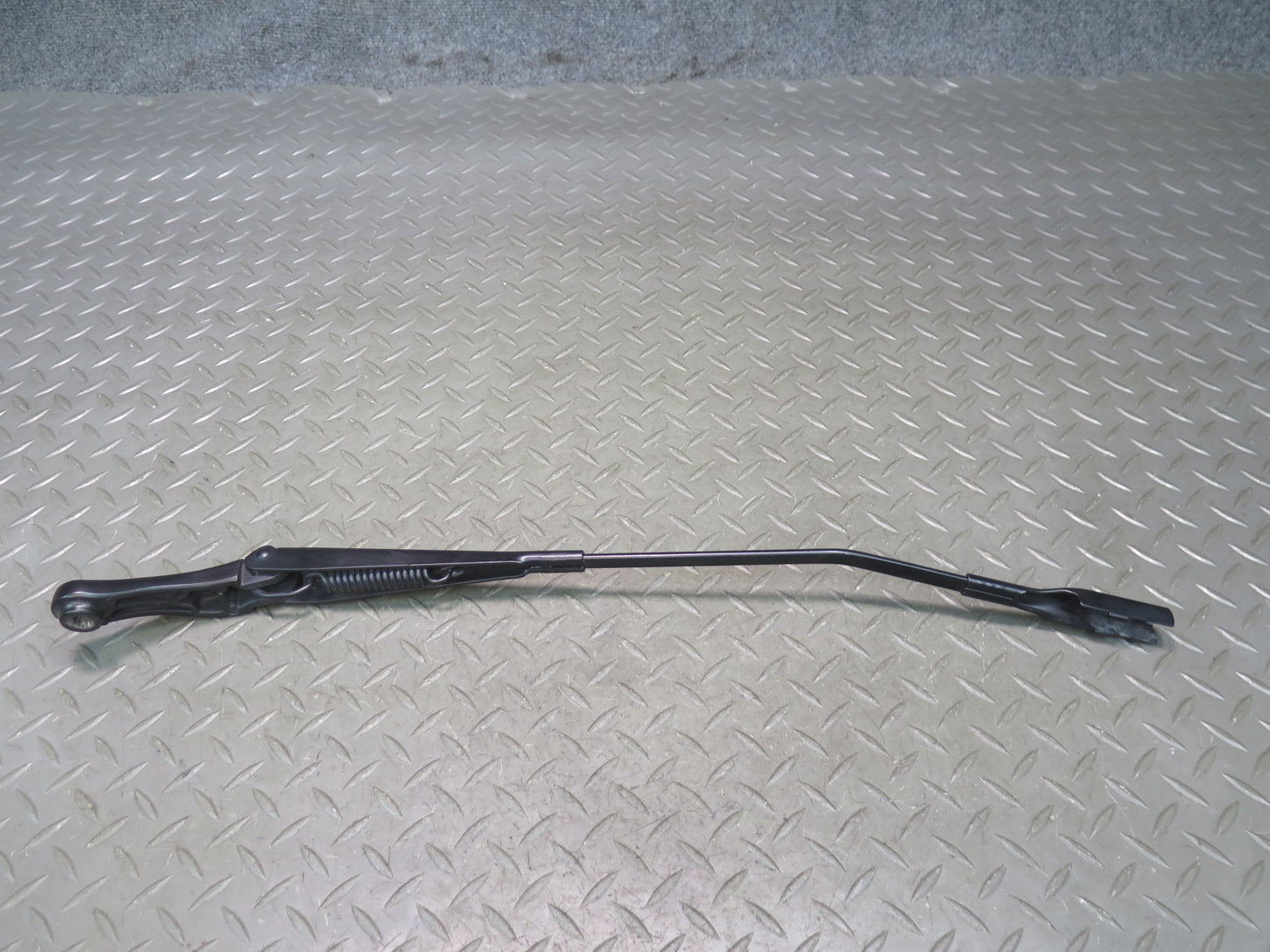08-17 Audi B8 A5 S5 Set of 2 Front Left & Right Wiper Arm OEM