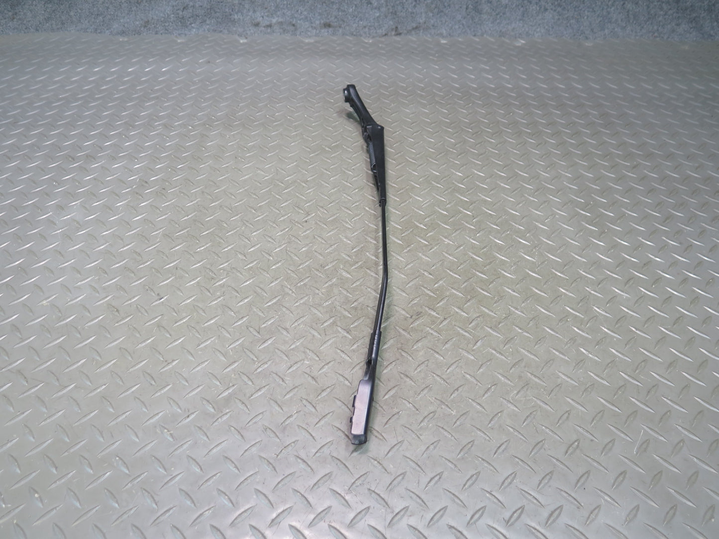 08-17 Audi B8 A5 S5 Set of 2 Front Left & Right Wiper Arm OEM