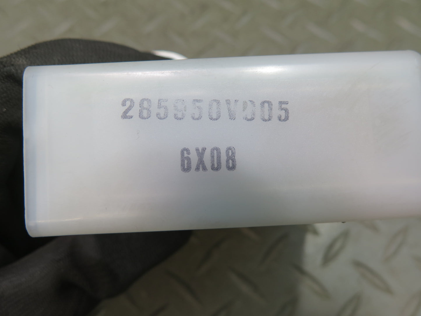 96-98 Nissan Stagea WGC34 Keyless Controller Unit 285950V005 OEM