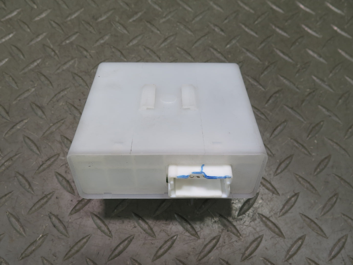 96-98 Nissan Stagea WGC34 Keyless Controller Unit 285950V005 OEM