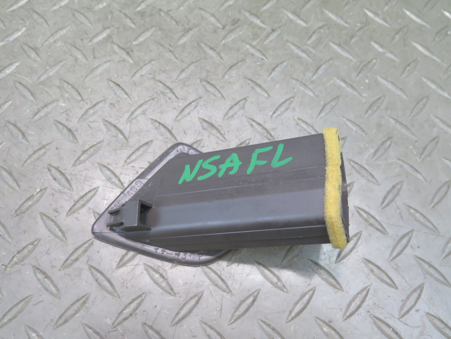 96-98 Nissan Stagea WGC34 Dash Front Left A/C Air Vent Grille OEM