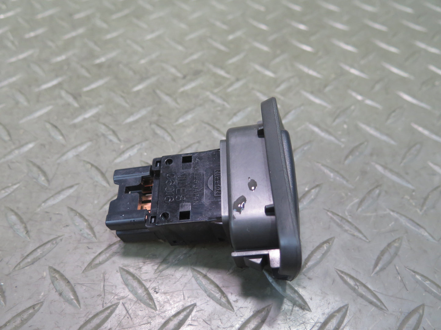 96-98 Nissan Stagea WGC34 Emergency Hazard Warning Button Switch OEM