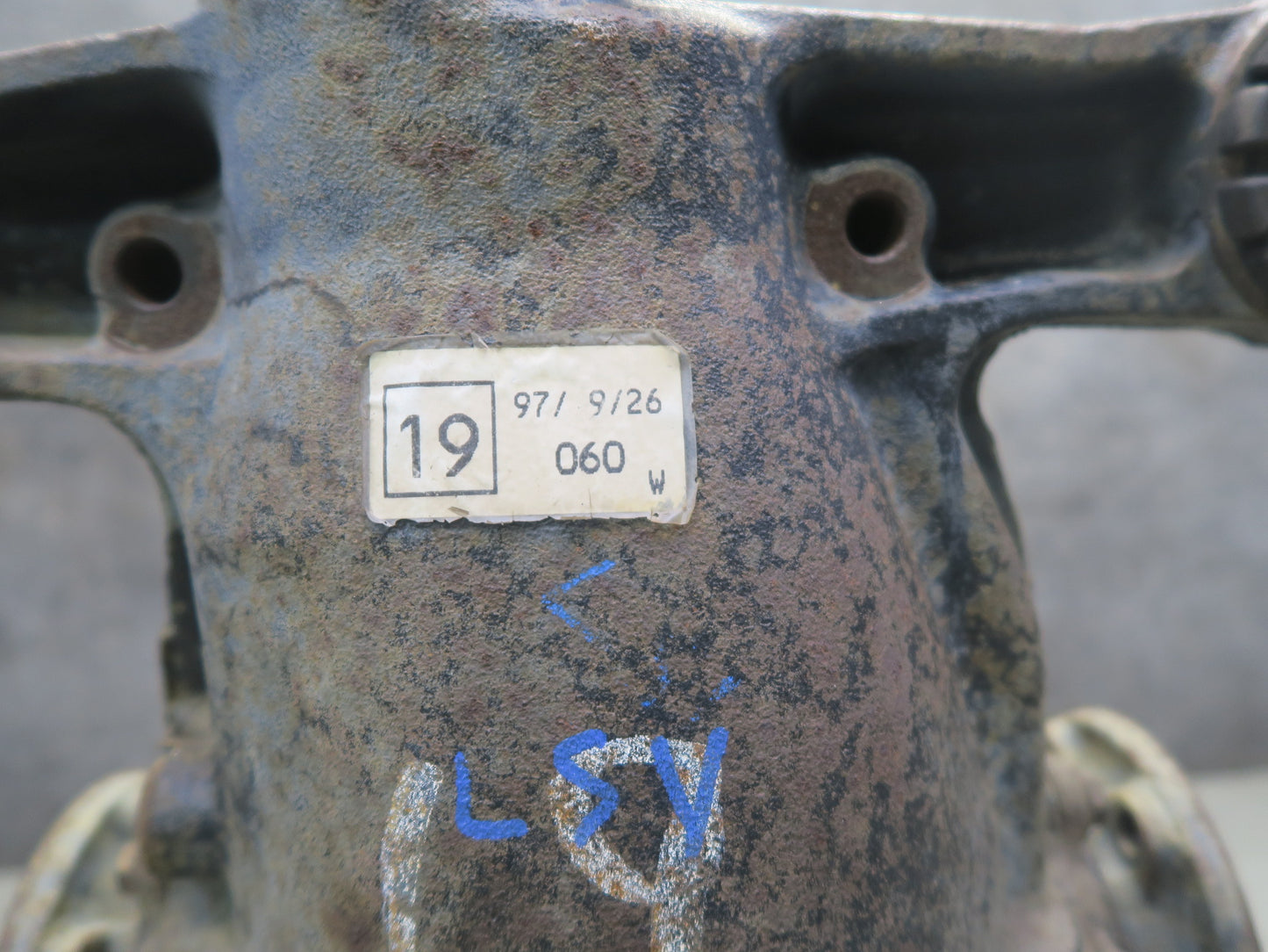 98-00 Lexus UCF20L LS400 A/T Rear Differential Carrier 3.266 Ratio OEM