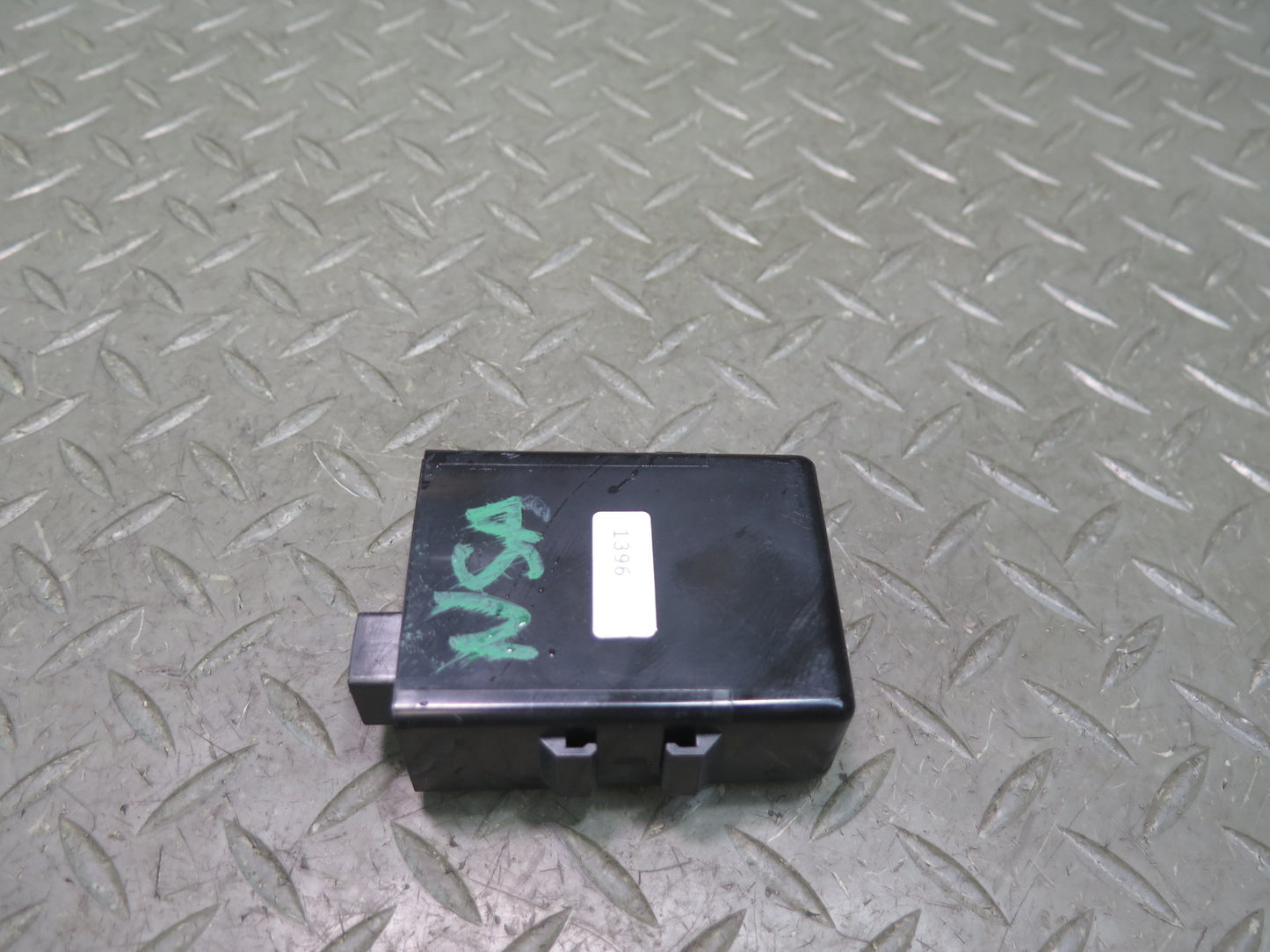 96-98 Nissan Stagea WGC34 Under Dashboard Dash ECU Control  Module OEM