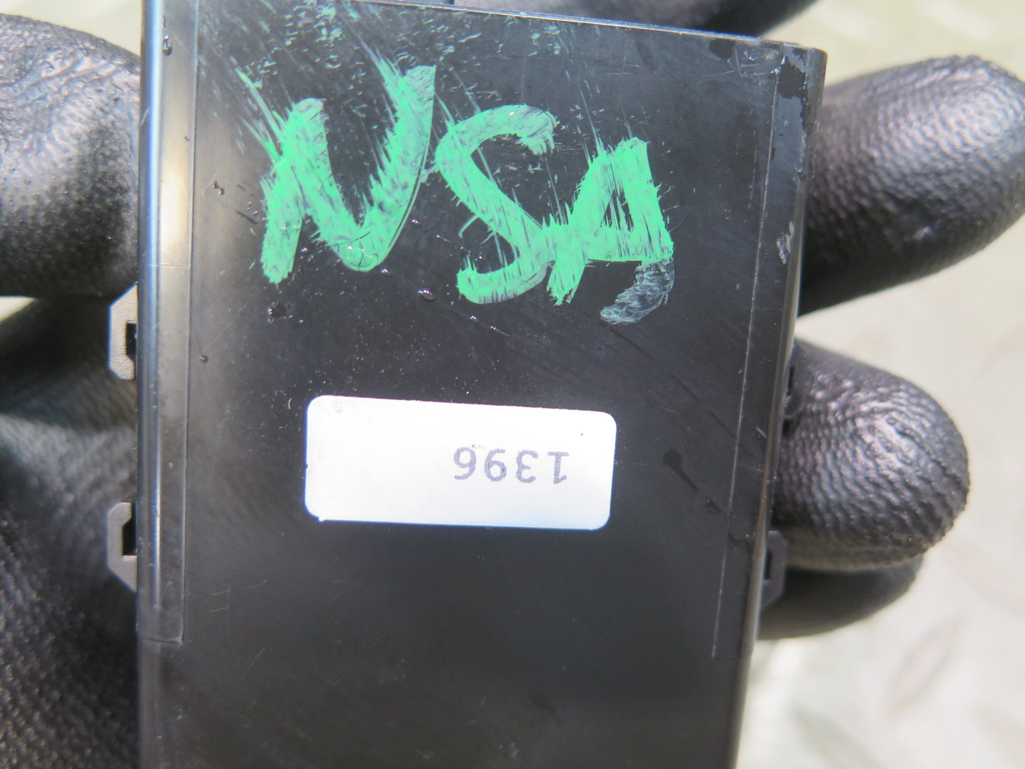 96-98 Nissan Stagea WGC34 Under Dashboard Dash ECU Control  Module OEM