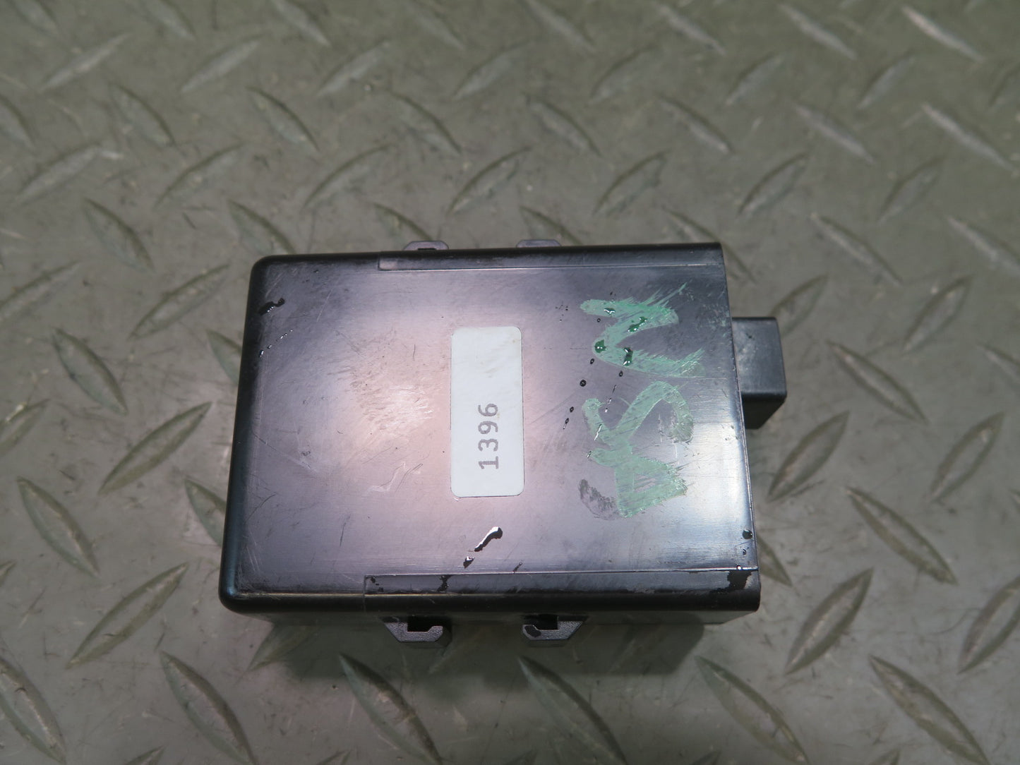 96-98 Nissan Stagea WGC34 Under Dashboard Dash ECU Control  Module OEM