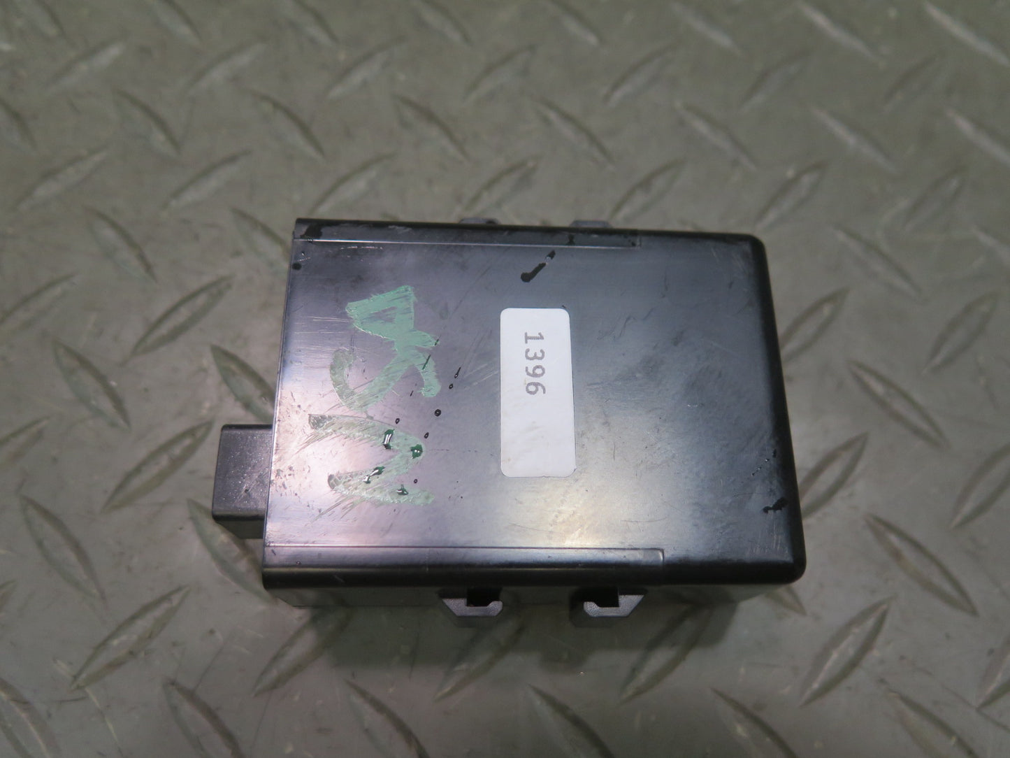 96-98 Nissan Stagea WGC34 Under Dashboard Dash ECU Control  Module OEM