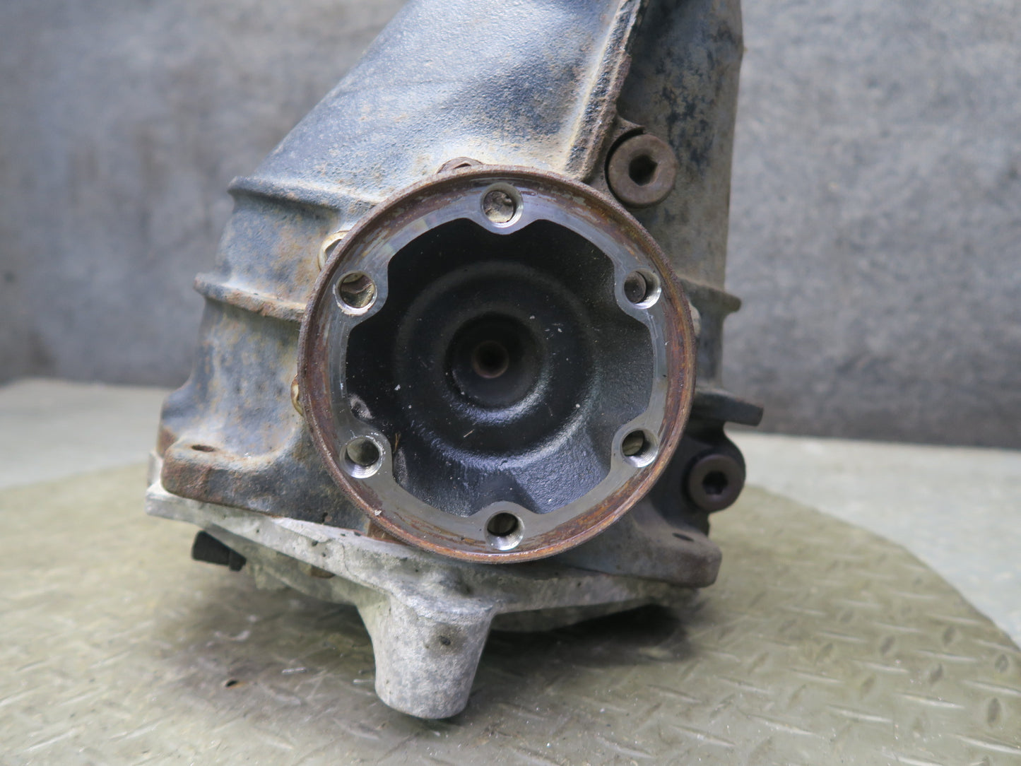 98-00 Lexus UCF20L LS400 A/T Rear Differential Carrier 3.266 Ratio OEM