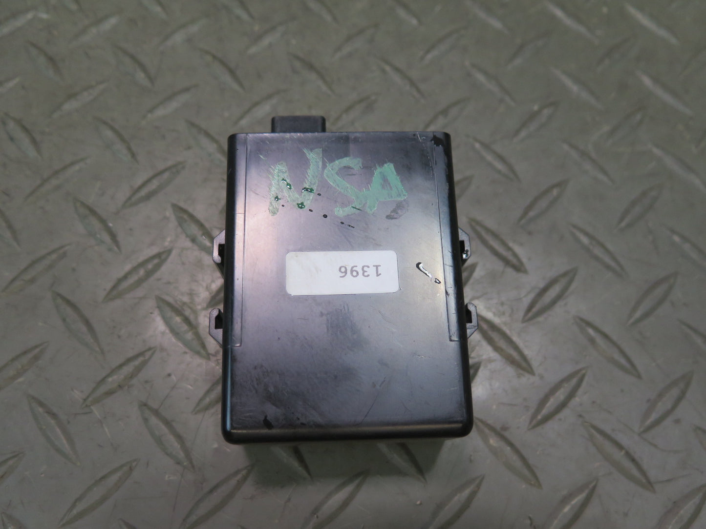 96-98 Nissan Stagea WGC34 Under Dashboard Dash ECU Control  Module OEM