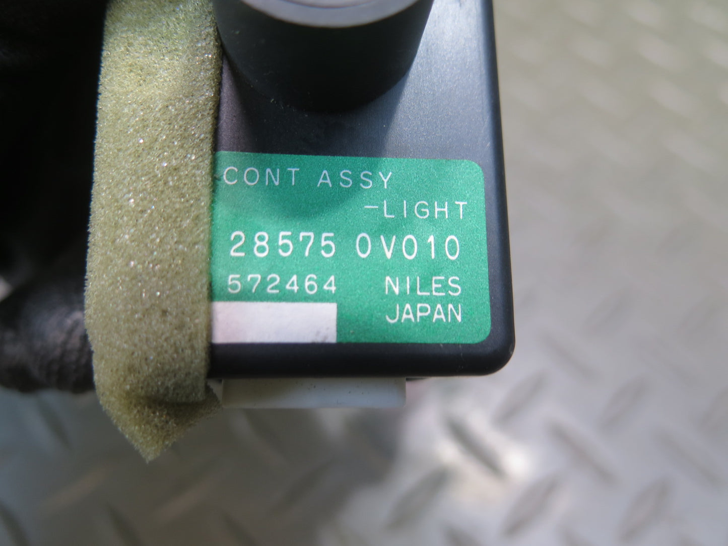 96-98 Nissan Stagea WGC34 Light Control Module 28575-0V010 OEM