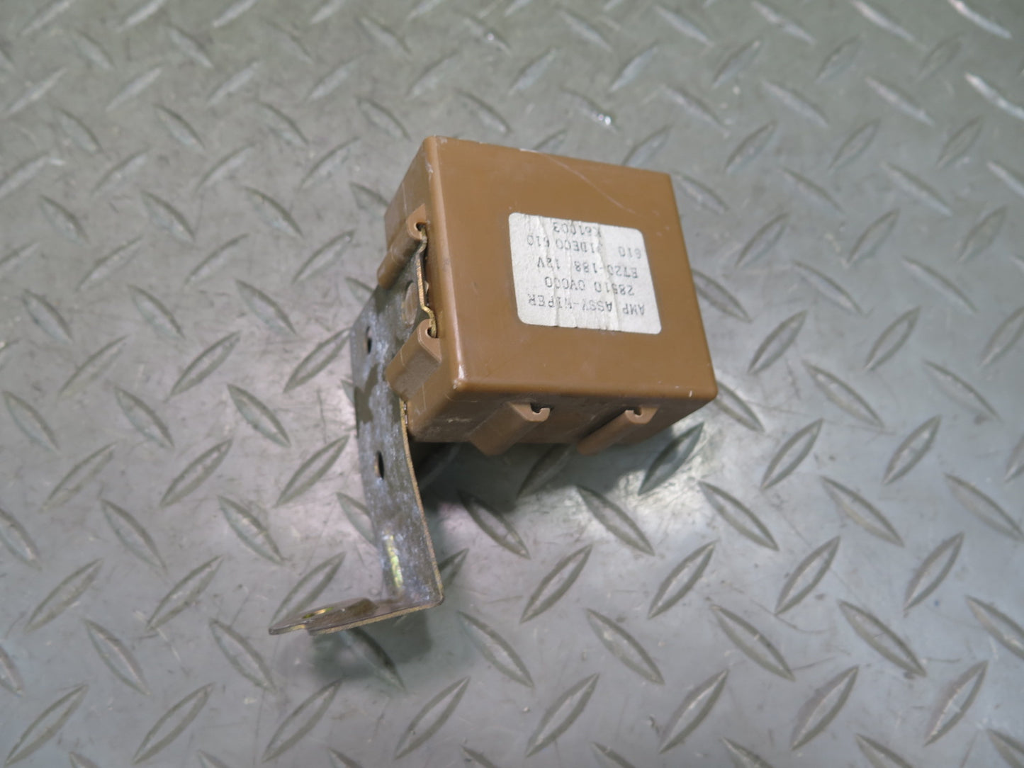 96-98 Nissan Stagea WGC34 Rear Wiper Control Unit 28510-0V000 OEM