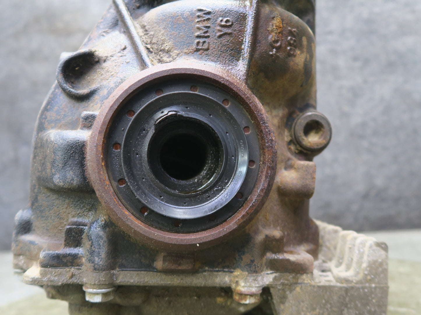 03-08 BMW E86 E85 Z4 A/T Rear Differential Carrier 3.64 Ratio 105K Miles OEM
