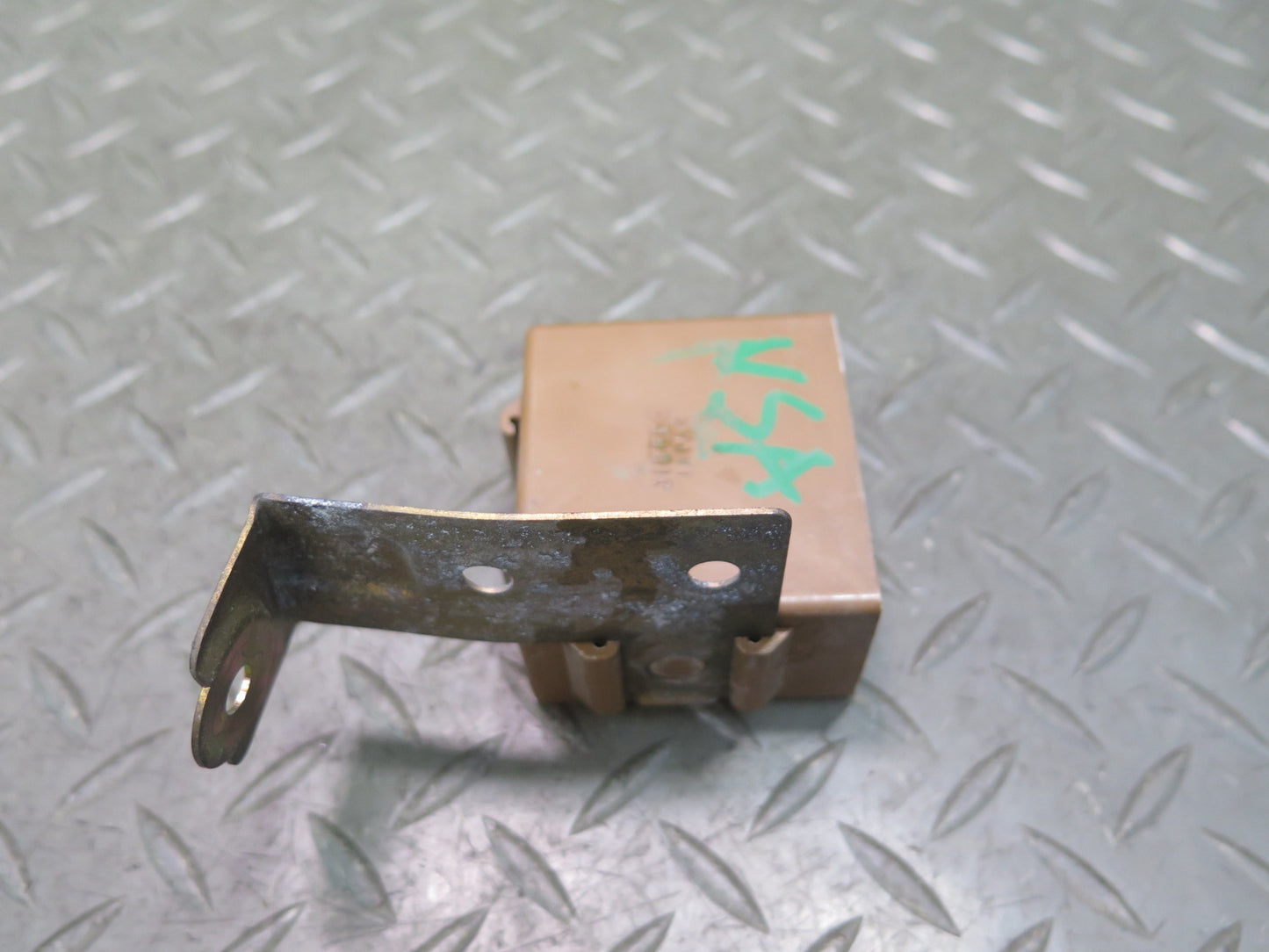 96-98 Nissan Stagea WGC34 Rear Wiper Control Unit 28510-0V000 OEM