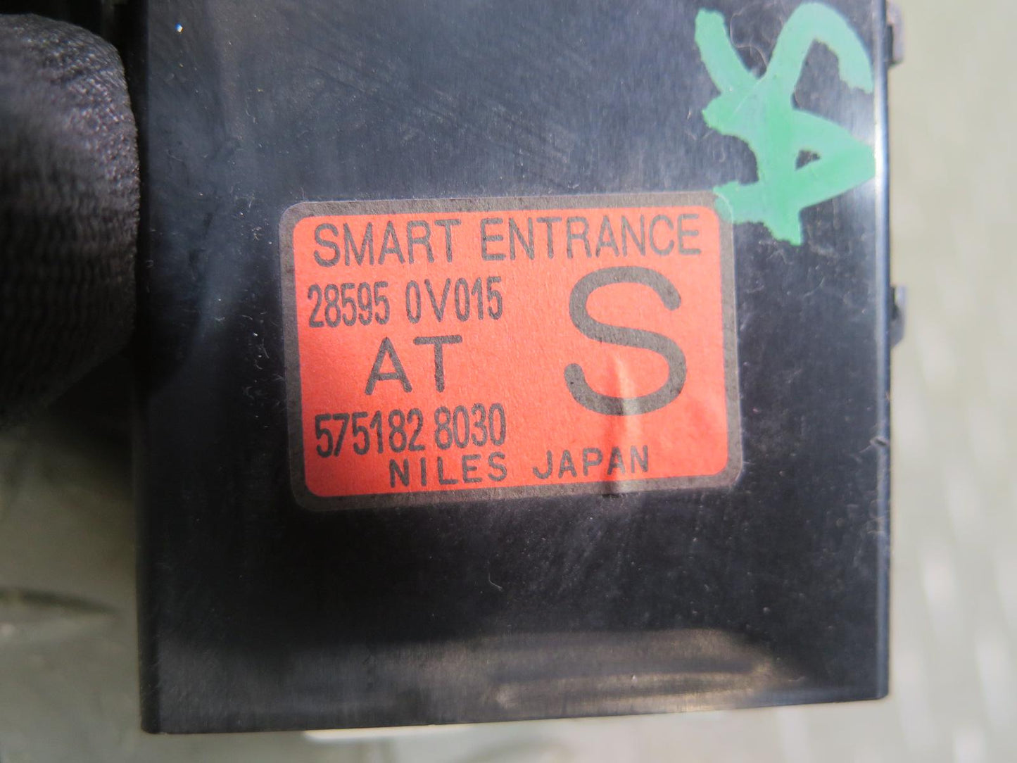 96-98 Nissan Stagea WGC34 A/T Smart Entrance Control Unit 28595-0V015 OEM