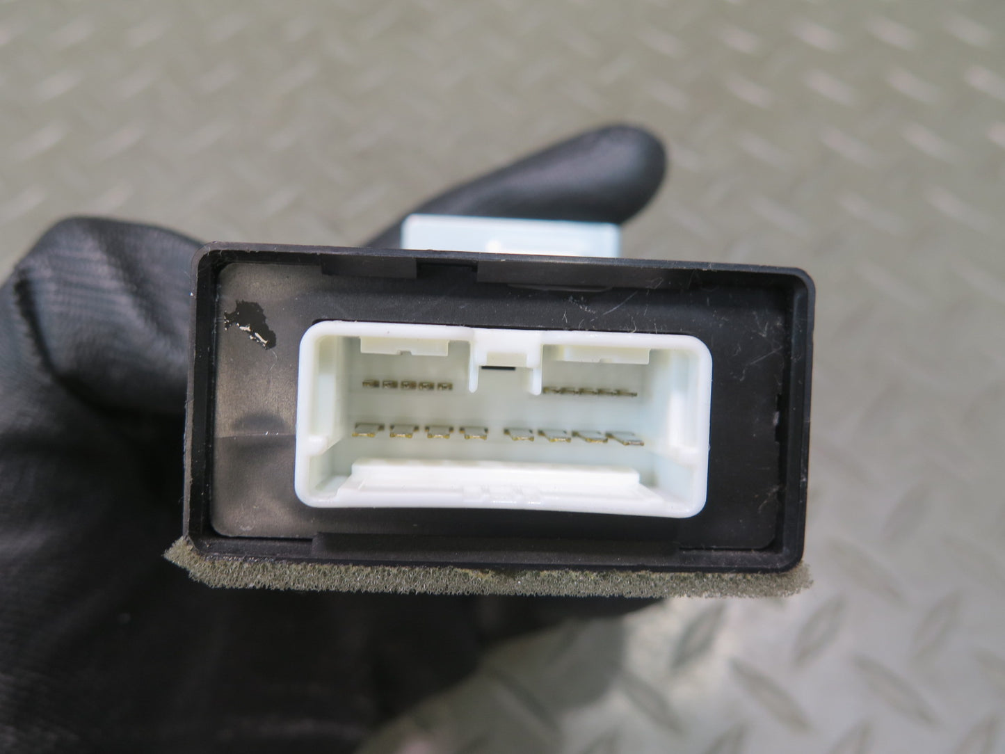 96-98 Nissan Stagea WGC34 A/T Smart Entrance Control Unit 28595-0V015 OEM