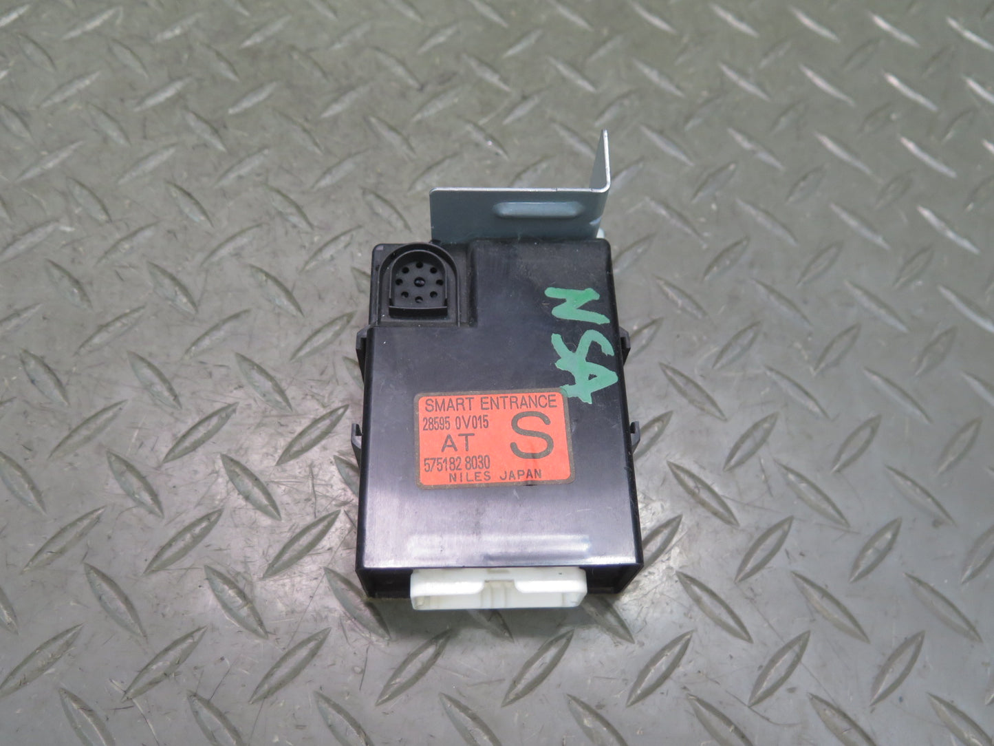 96-98 Nissan Stagea WGC34 A/T Smart Entrance Control Unit 28595-0V015 OEM