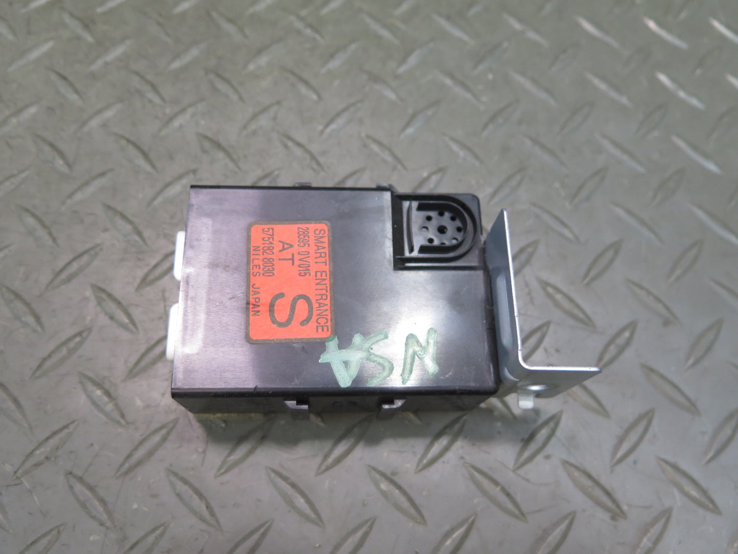 96-98 Nissan Stagea WGC34 A/T Smart Entrance Control Unit 28595-0V015 OEM