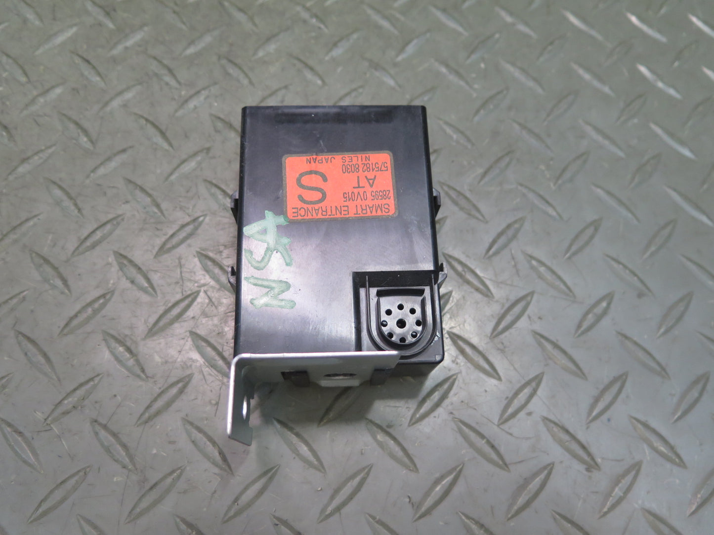 96-98 Nissan Stagea WGC34 A/T Smart Entrance Control Unit 28595-0V015 OEM