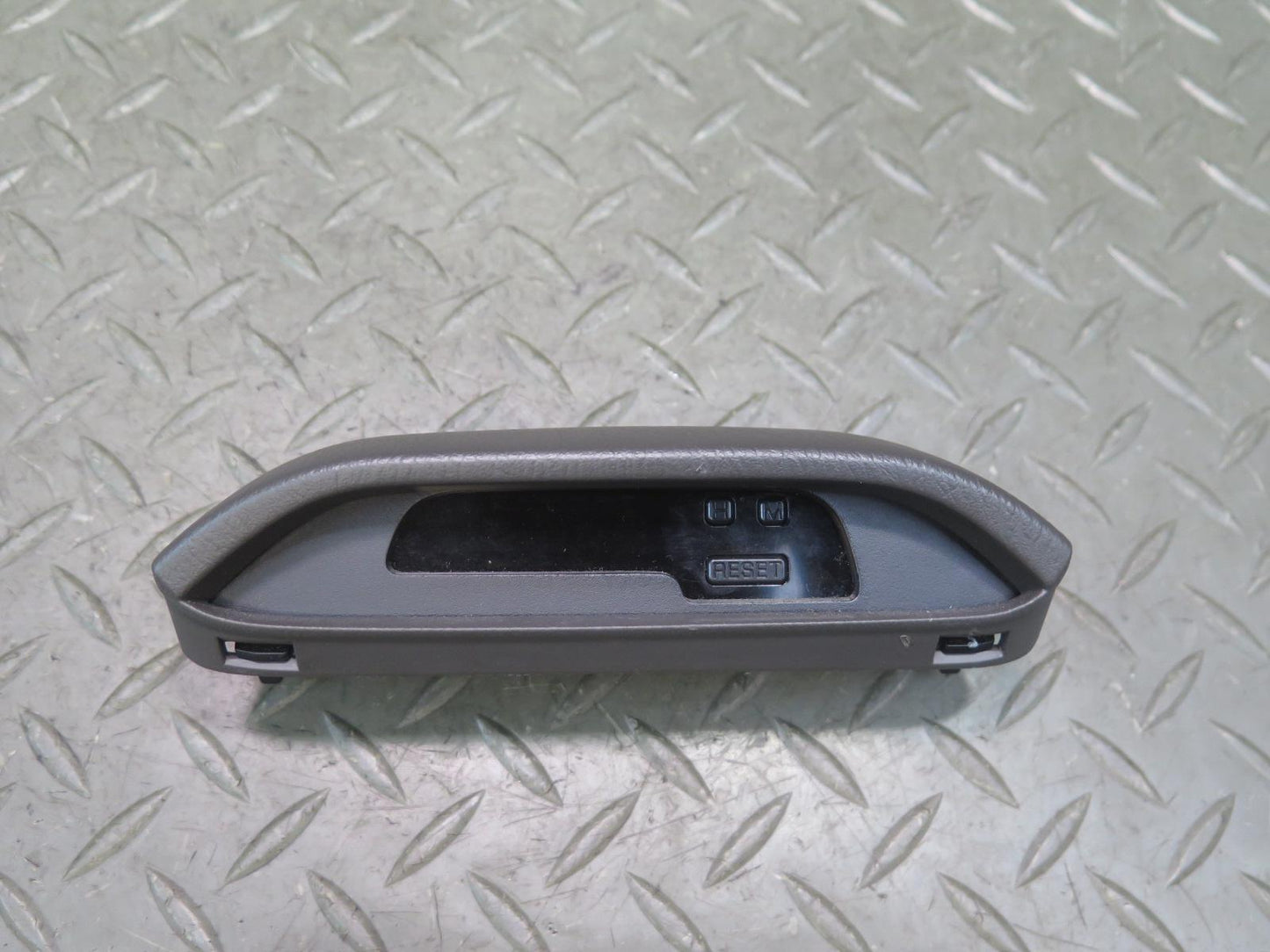 96-98 Nissan Stagea WGC34 Center Dash Digital Clock w Trim 25820-0V000 OEM
