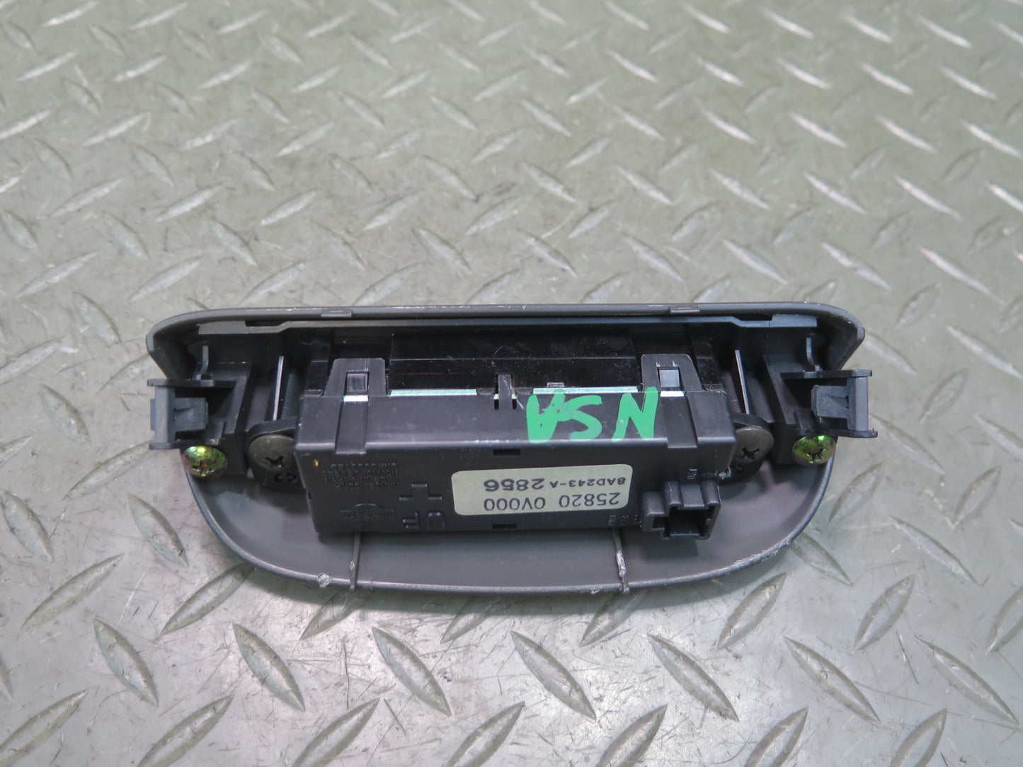 96-98 Nissan Stagea WGC34 Center Dash Digital Clock w Trim 25820-0V000 OEM