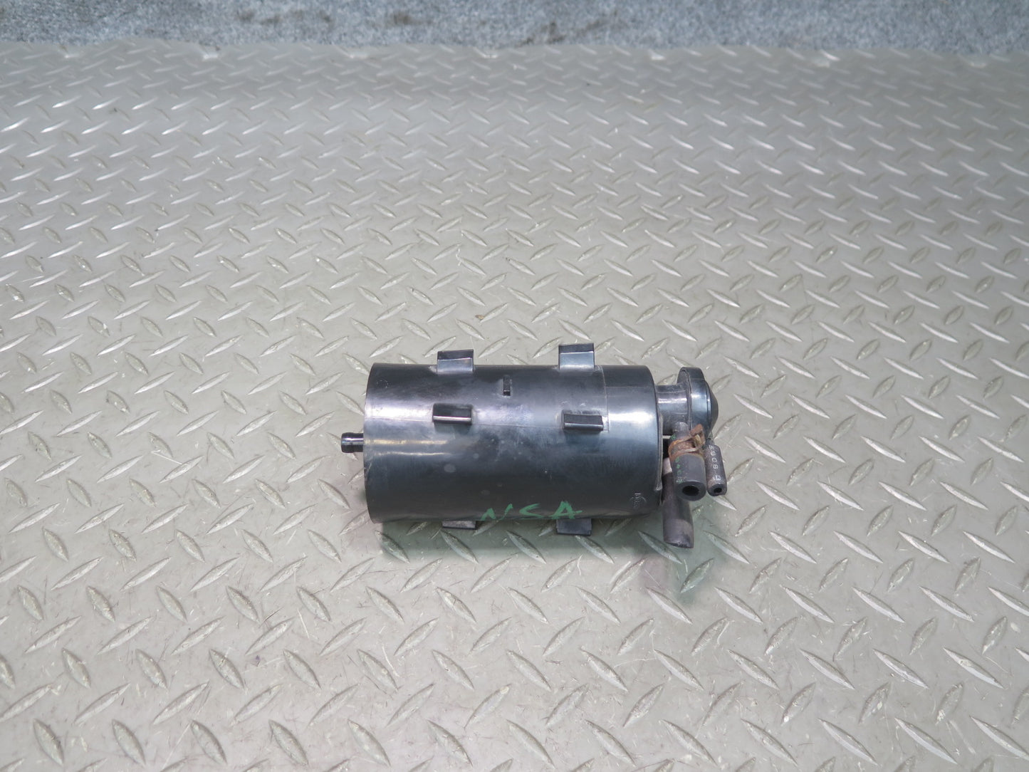96-98 Nissan Stagea WGC34 Fuel Evap Vapor Charcoal Canister OEM