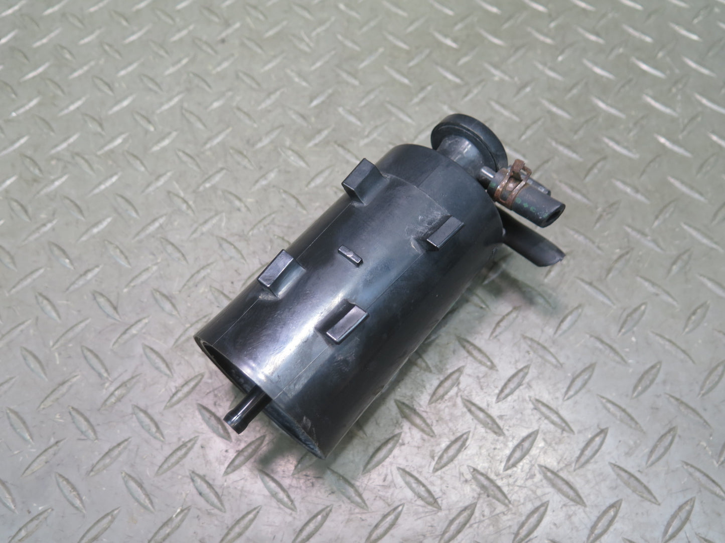 96-98 Nissan Stagea WGC34 Fuel Evap Vapor Charcoal Canister OEM
