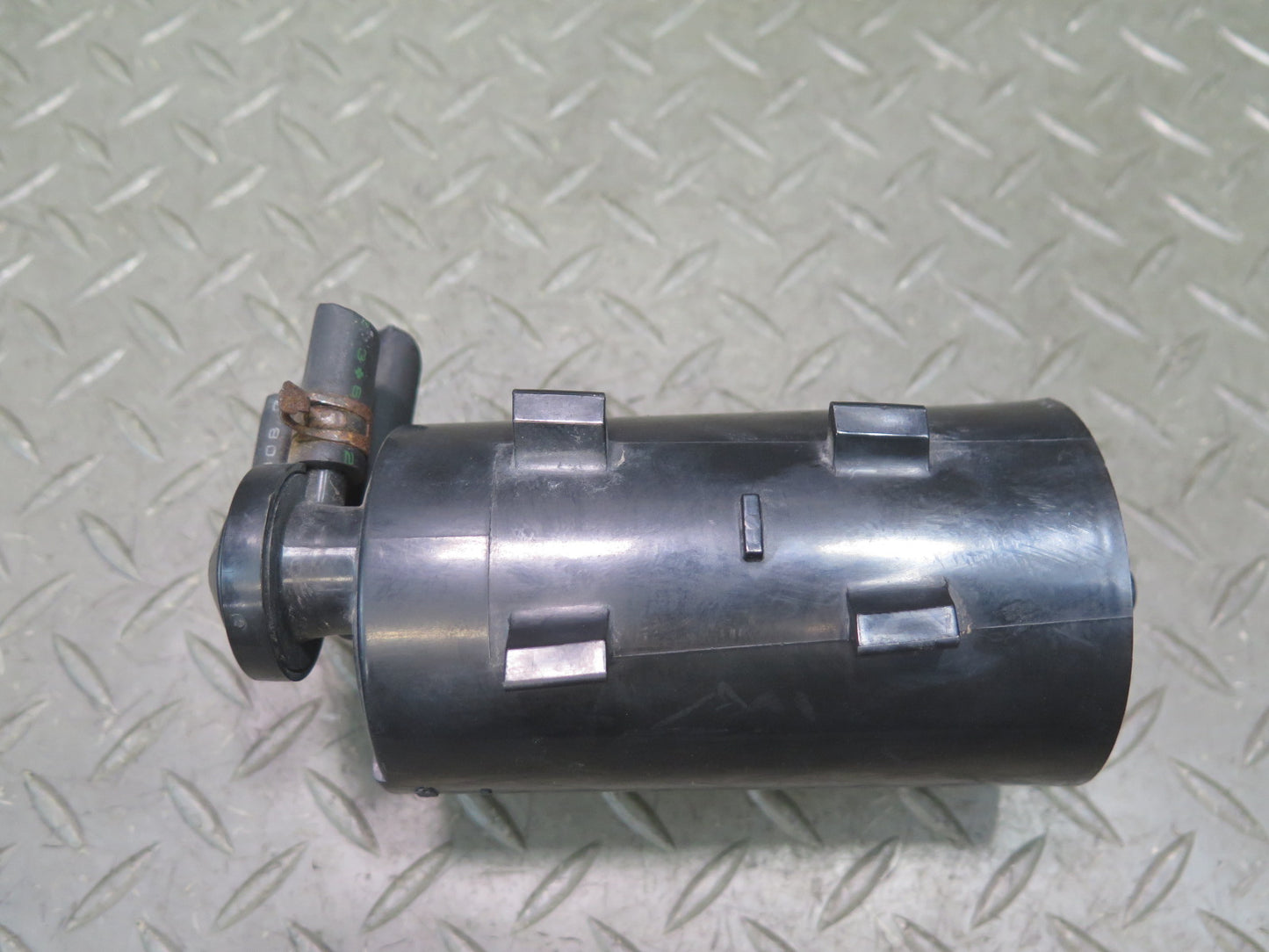 96-98 Nissan Stagea WGC34 Fuel Evap Vapor Charcoal Canister OEM