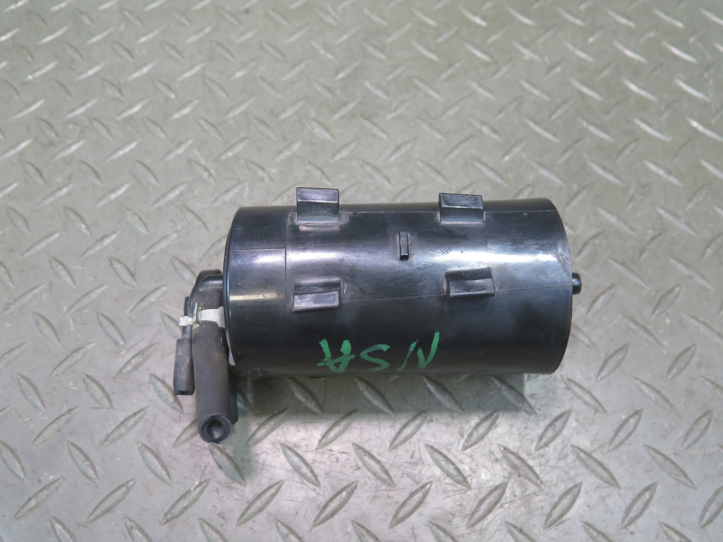 96-98 Nissan Stagea WGC34 Fuel Evap Vapor Charcoal Canister OEM
